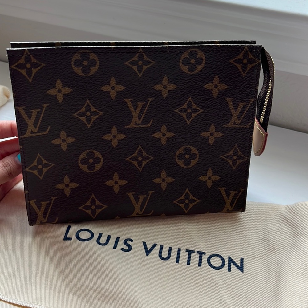 Louis Vuitton Monogram Toiletry Pouch 19 ✨